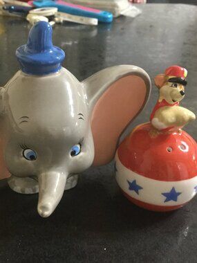 Disney salt and pepper shakers Dumbo and friend in good condition